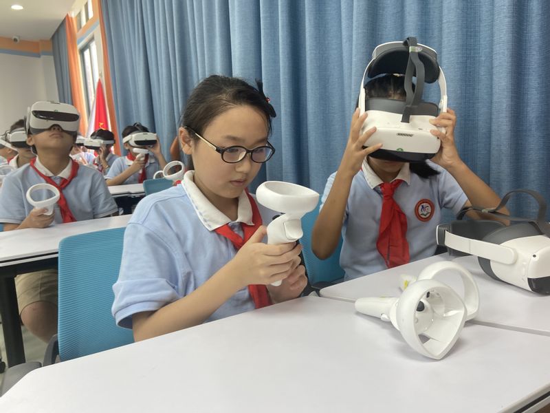 芜湖市南关小学来我院开展科普研学暨“大中小思政一体化”校外实践活动